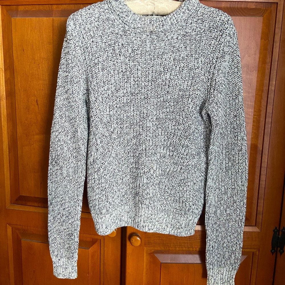 - H&M basics sweater